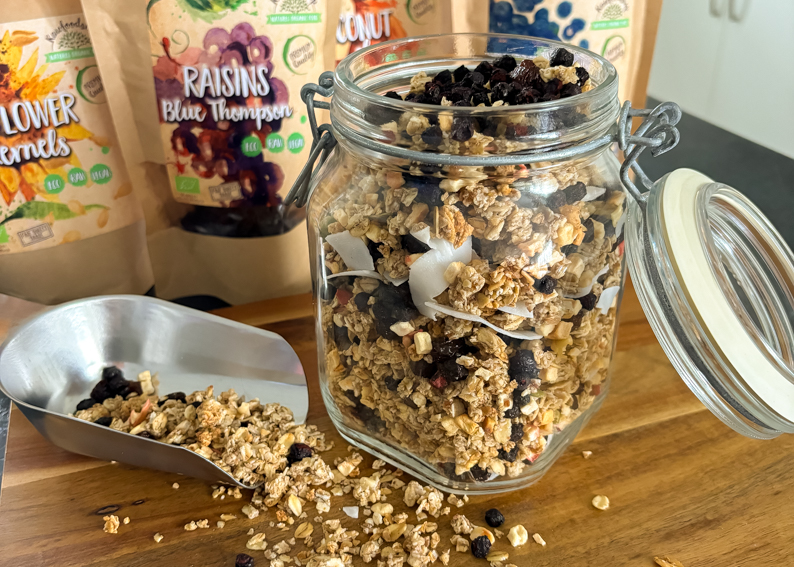 Lav din egen granola med blåbær og kokos